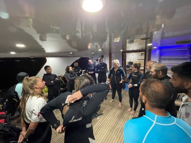 night dive briefing